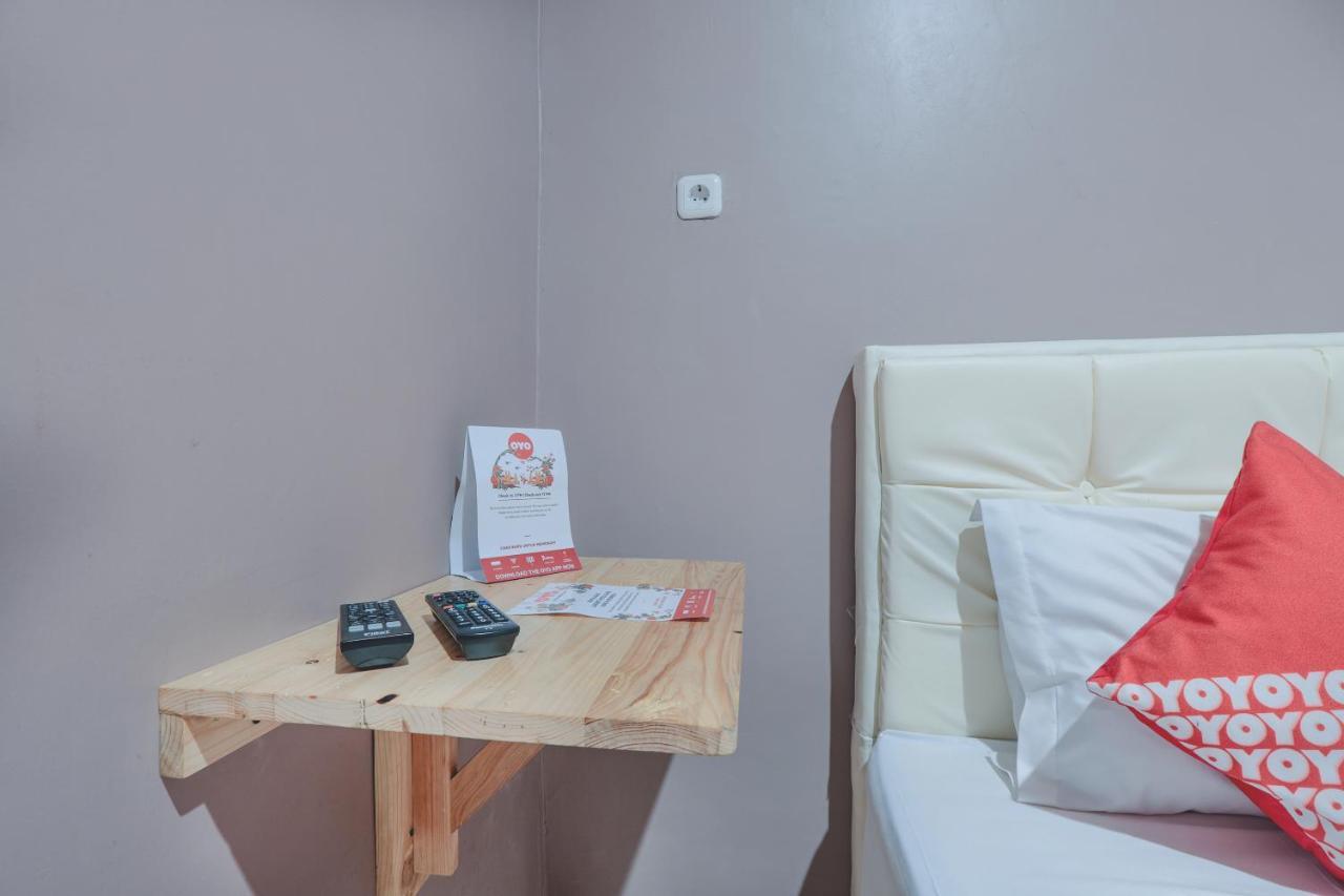 雅加达 Oyo 286 Haji Saaba 20 Syariah酒店 外观 照片
